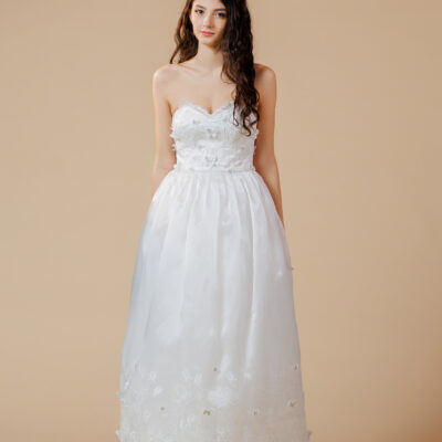 „Whispering Wings” – Rochie de mireasă din organza cu fluturi 3D